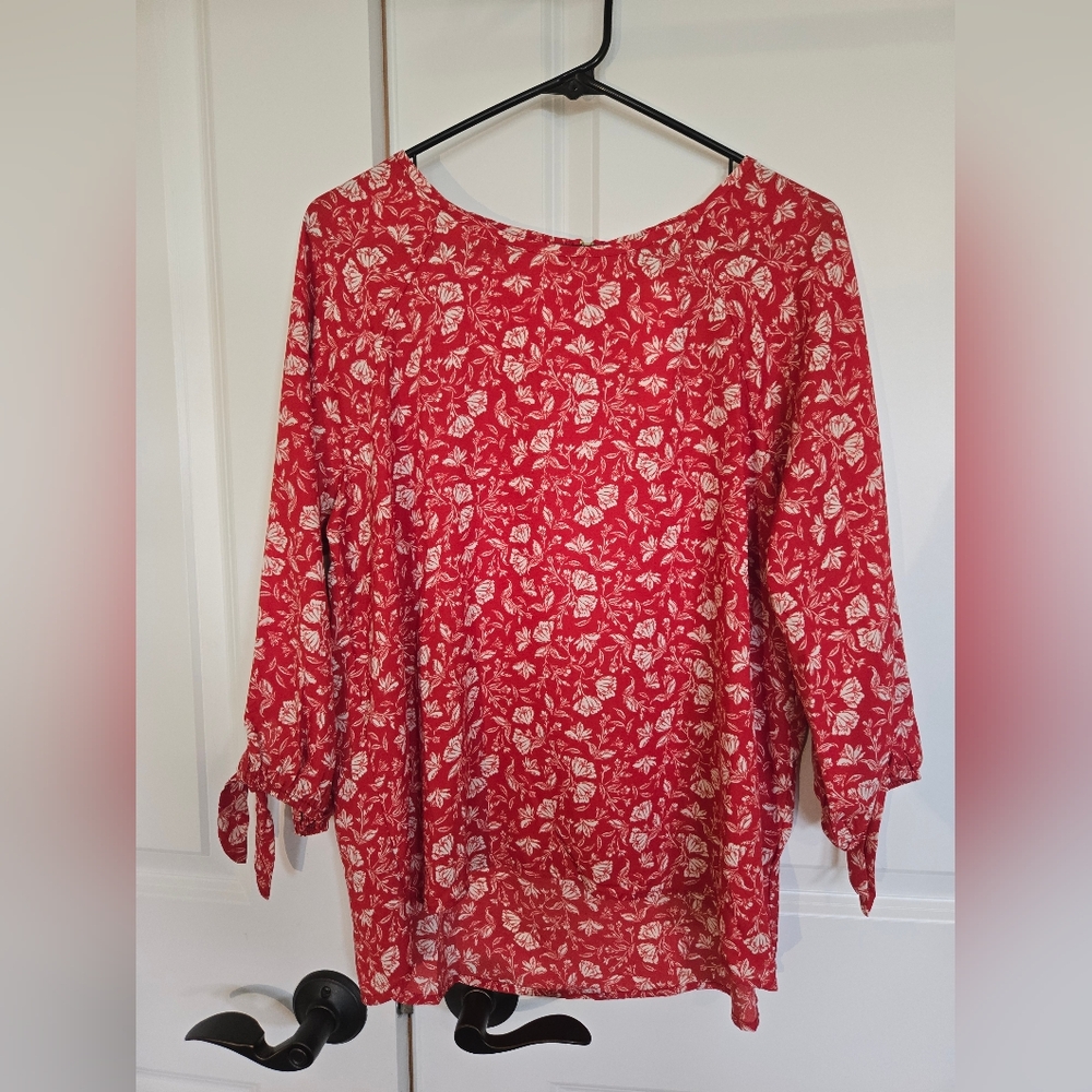 Papermoon Women’s Boutique Red Floral Top Size Large